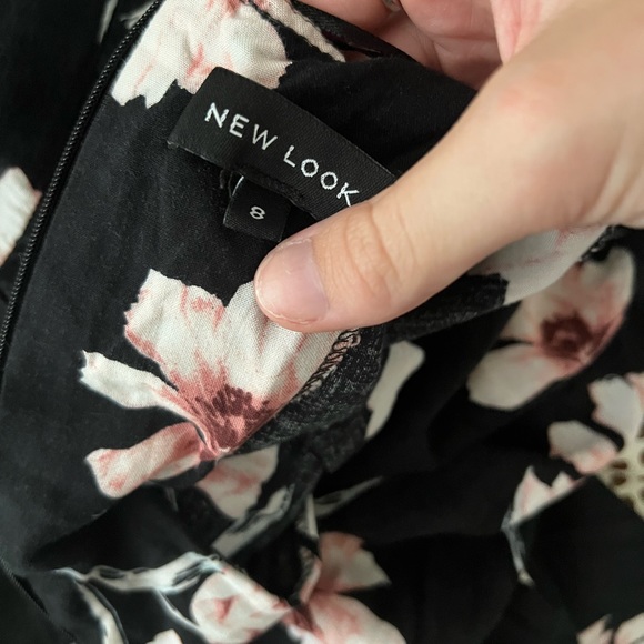 Sweet Floral Dress - Picture 3 of 4